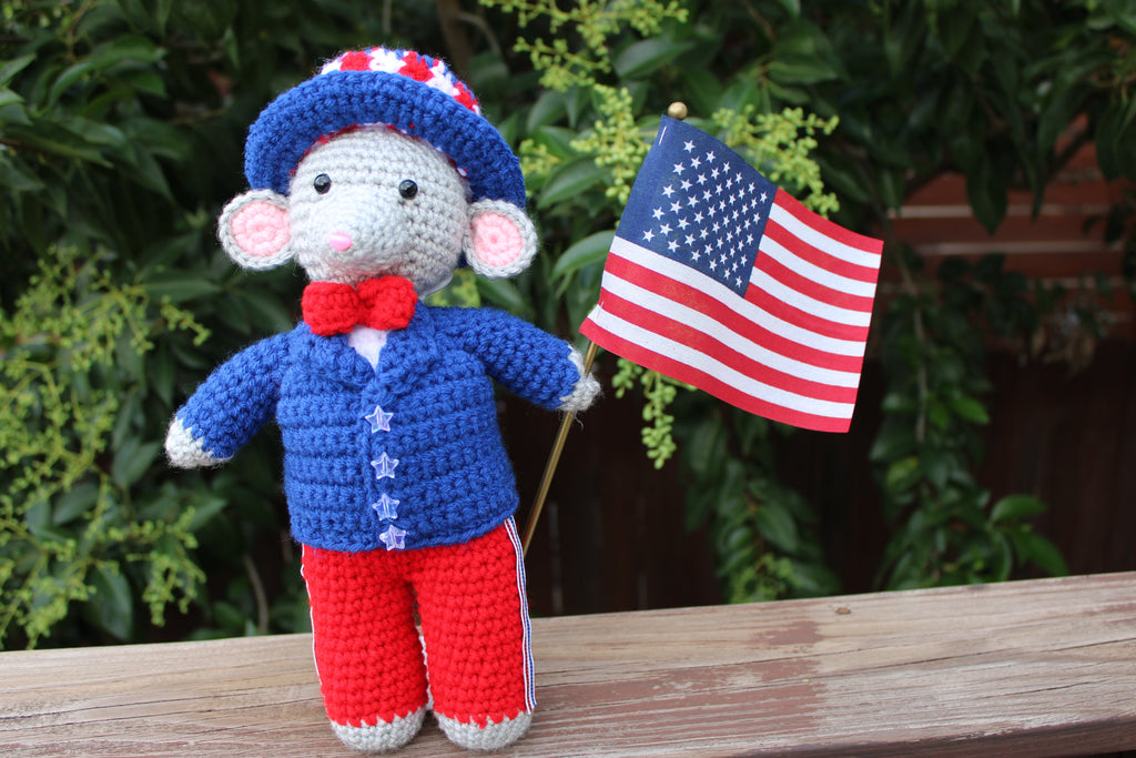 Patriotic Mouse Amigurumi Crochet Pattern