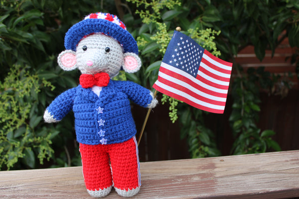 Patriotic Mouse Amigurumi Crochet Pattern PDF