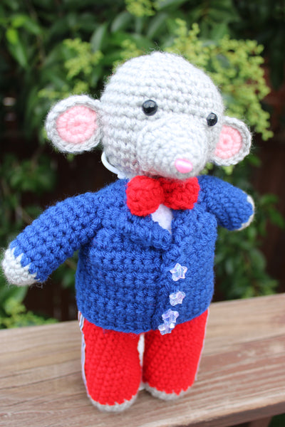 Patriotic Mouse Amigurumi Crochet Pattern PDF