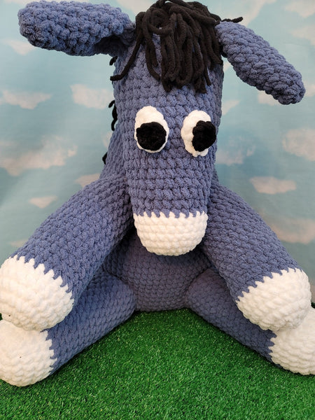 Archie the Donkey Crochet Pattern using Bernat Blanket Yarn - My Fingers Fly