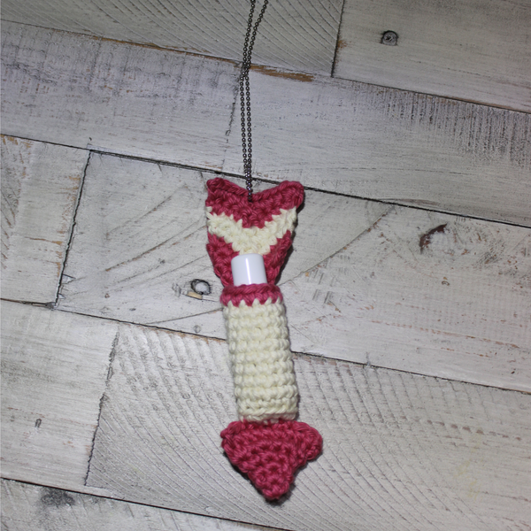 Cupid’s Arrow Lip Balm Holder Crochet Pattern – Valentine Keychain DIY