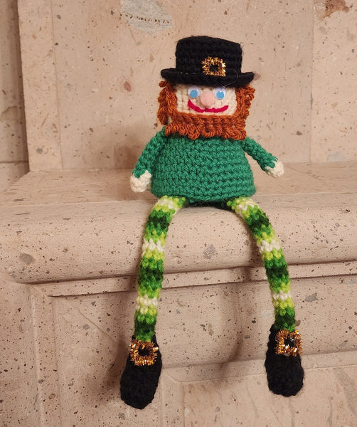 Leggy Leprechaun Amigurumi Crochet Pattern - My Fingers Fly