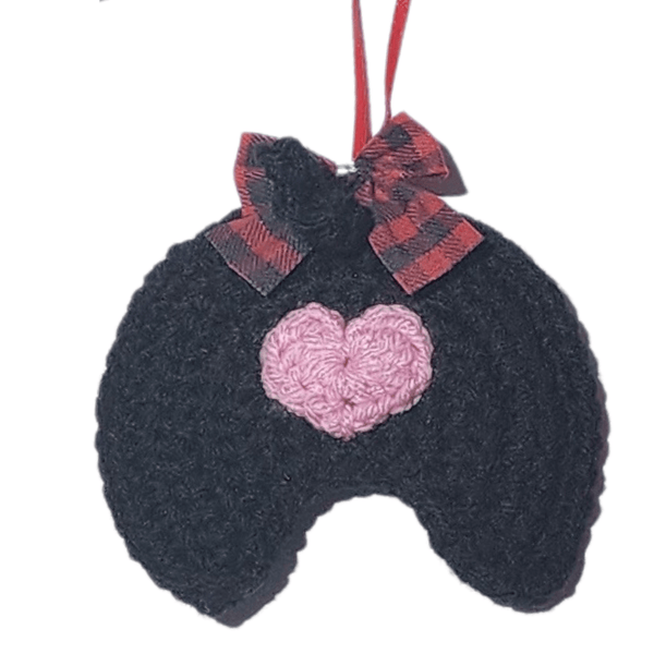 Pig Butt Christmas Ornament Crochet Pattern - My Fingers Fly