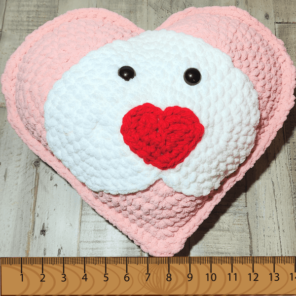 Lion Heart Pillow Crochet Pattern - My Fingers Fly