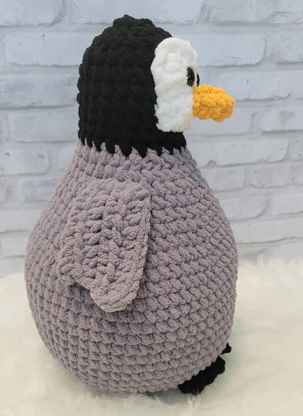Penguin Crochet Pattern, Baby Penguin Crochet Pattern using Bernat Blanket Yarn