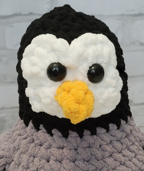 Penguin Crochet Pattern, Baby Penguin Crochet Pattern using Bernat Blanket Yarn