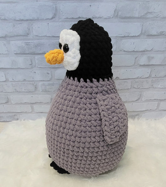 Penguin Crochet Pattern, Baby Penguin Crochet Pattern using Bernat Blanket Yarn