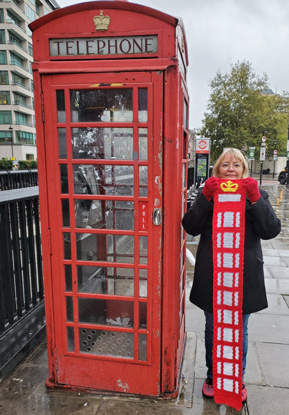 London Phone Booth Scarf Crochet Pattern